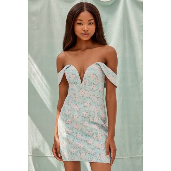 Lulu's Blue Pink Floral Jacquard Mini Dress Size Medium NWT - Picture 2 of 9